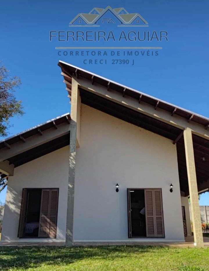CASA NO CONDOMINIO MORADA DA LAGOA.